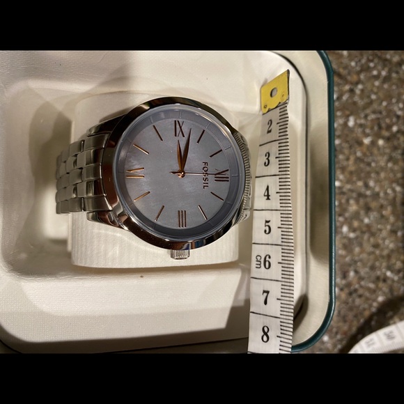 Fossil Iridescent Silver Women’s Watch NWT - Picture 7 of 7